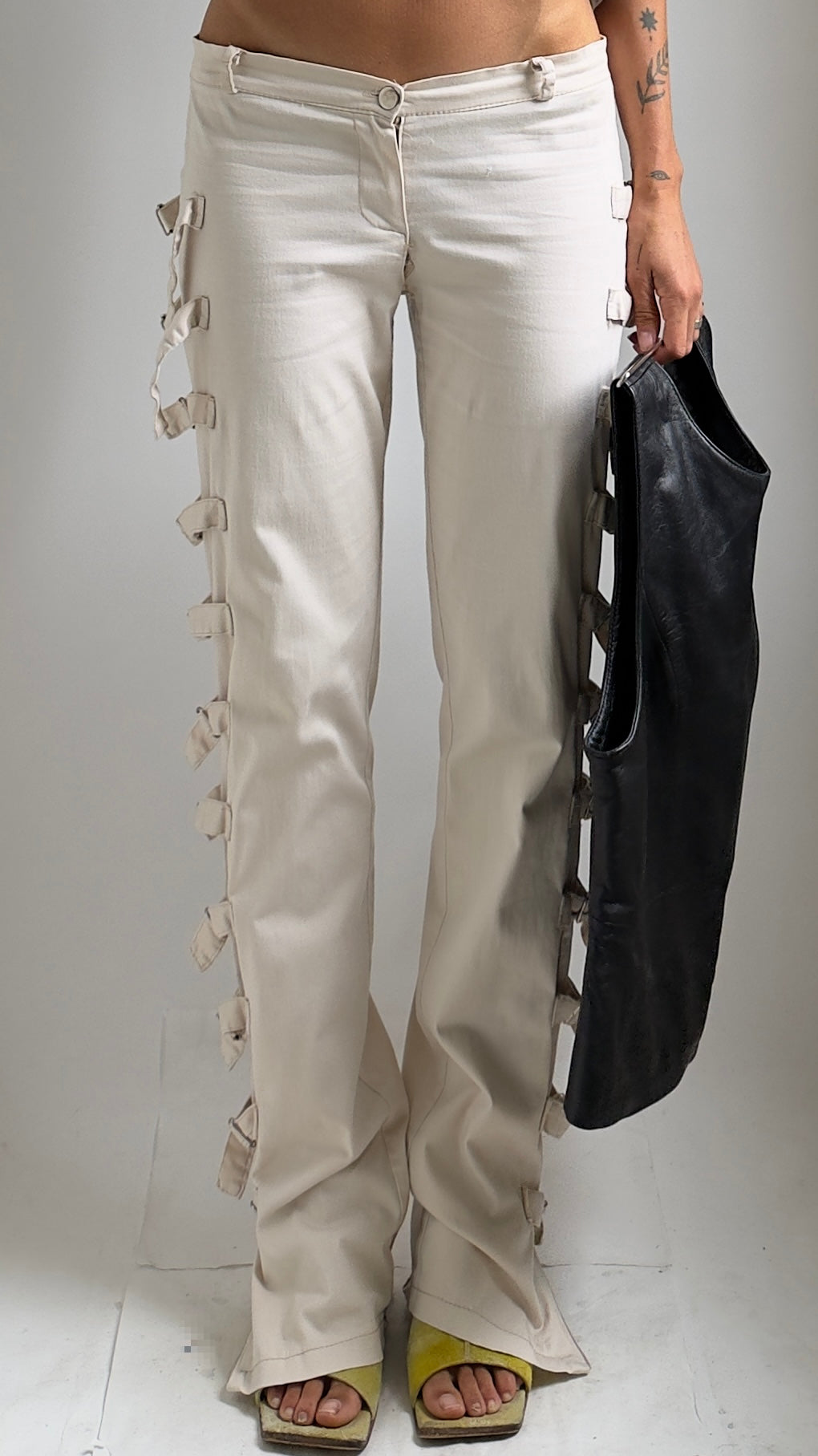 EARLY 2000S LOW WAIST TROUSERS WITH BUCKLE DETAILS / UK 8-10