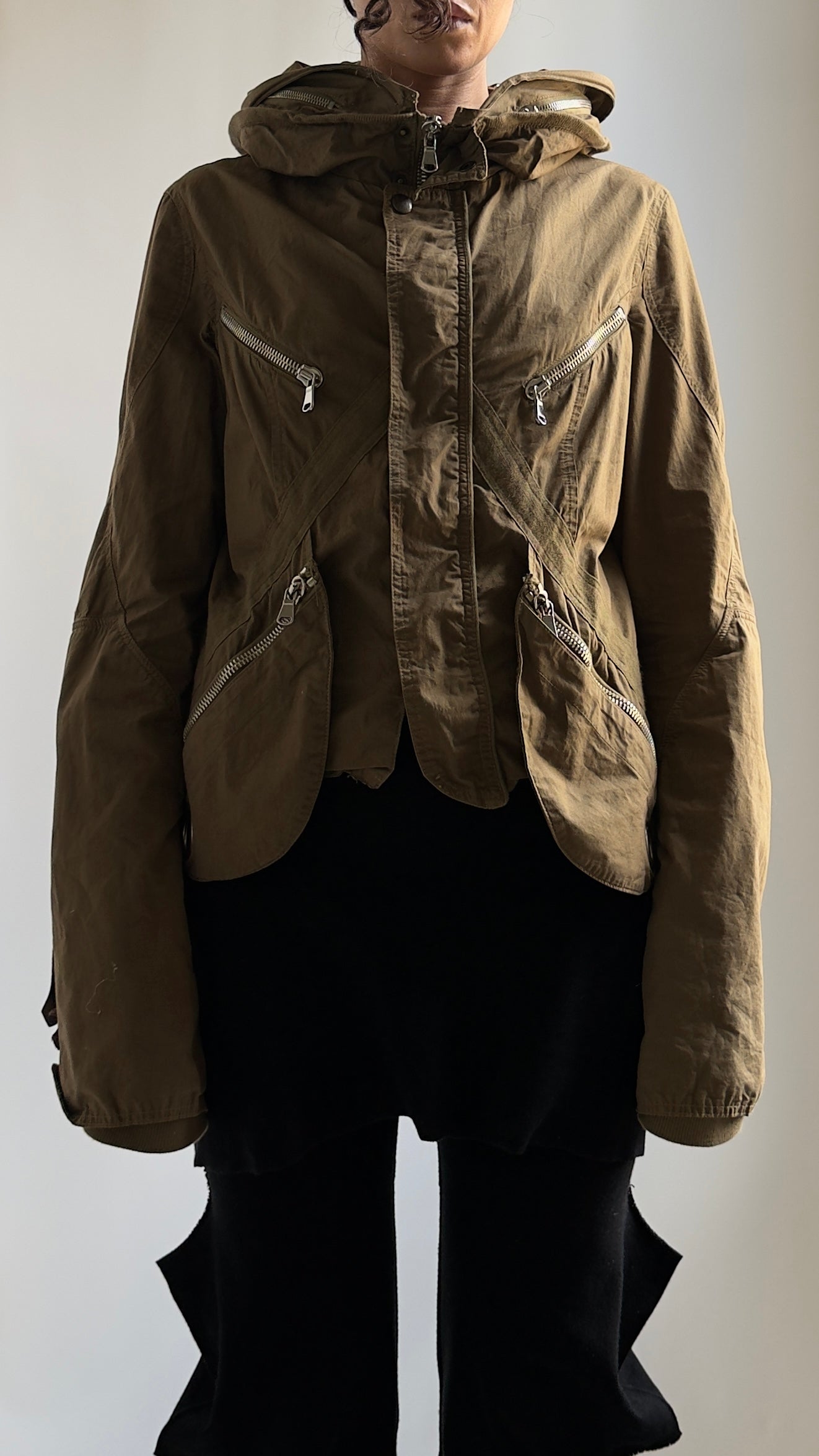 ULTRA RARE 80S PARACHUTE JACKET WITH FOLDABLE HOOD / UK 6-10