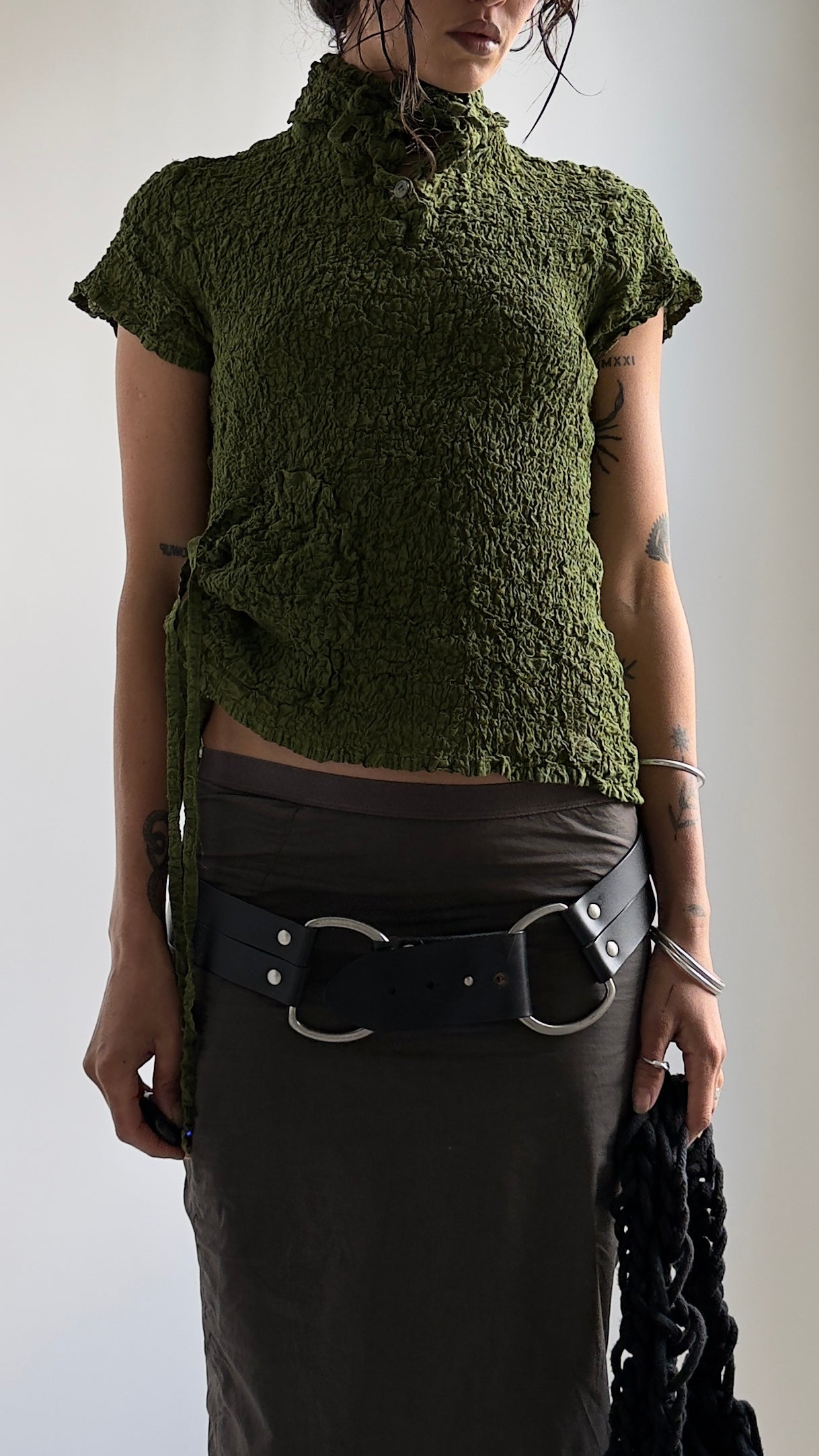 ISSEY MIYAKE CRINKLE PLEAT GREEN TOP WITH TIE / UK 6-10